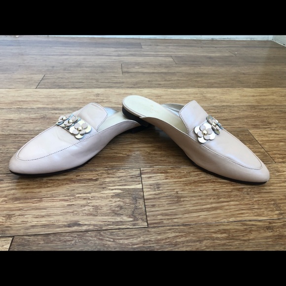 Kate Spade ‘Carilee’ slide mules in cream colored leather with flower accents - Picture 4 of 8